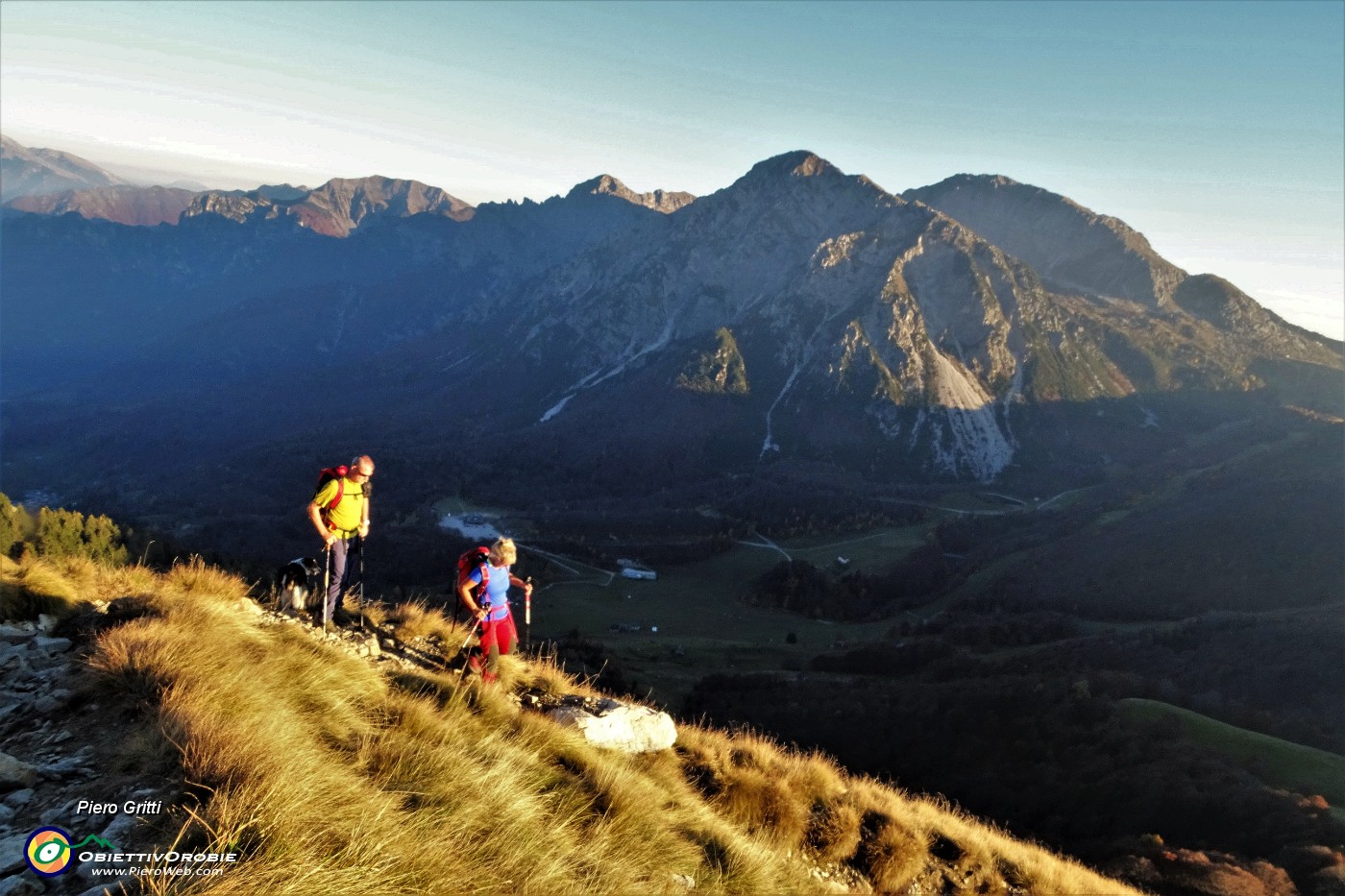 92 Dal Passo del Toro discesa al Passo di Gandazzo.JPG
